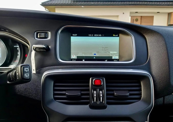 Volvo V40 cena 38900 przebieg: 171000, rok produkcji 2015 z Strzelce Opolskie małe 781